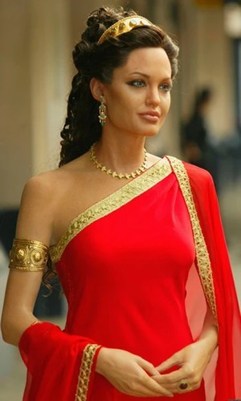 Tiết lộ mới cực “sốc” về quá khứ của Angelina Jolie ảnh 5 Tiết lộ mới cực “sốc” về quá khứ của Angelina Jolie ảnh 5