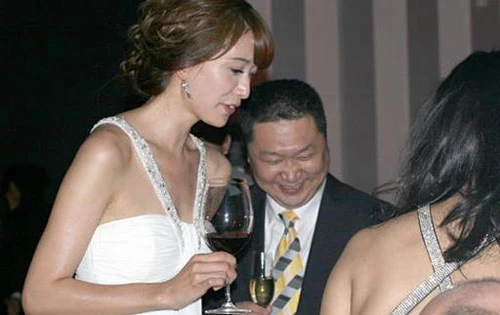 Tú bà bị bắt, lộ giá đi "ăn tối" của sao Hoa ngữ ảnh 3 Tú bà bị bắt, lộ giá đi "ăn tối" của sao Hoa ngữ ảnh 3