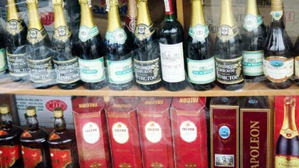 Cồn pha đường cháy thành rượu ngoại tiền triệu ảnh 1 Cồn pha đường cháy thành rượu ngoại tiền triệu ảnh 1