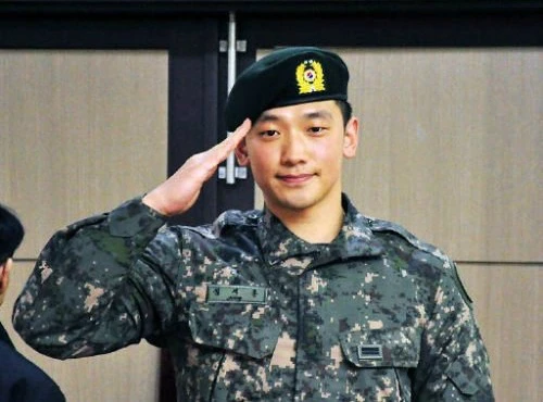 Hẹn hò Kim Tae Hee, Bi Rain bị cấm túc một tuần ảnh 1