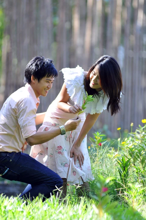 Phùng Ngọc Huy tình tứ bên Tú Vi ảnh 9