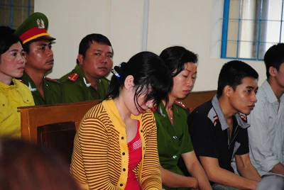 Tường thuật phiên xử phúc thẩm vụ vợ chồng Giang - Thơm hành hạ bé Hào Anh ảnh 4 Tường thuật phiên xử phúc thẩm vụ vợ chồng Giang - Thơm hành hạ bé Hào Anh ảnh 4