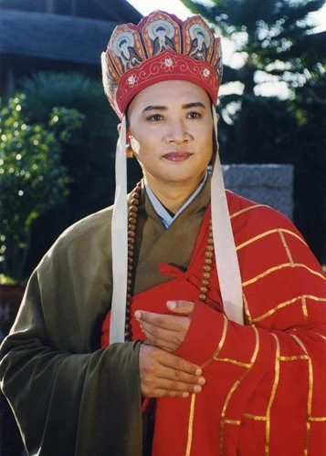 'Đường Tăng' tươi cười bên vợ tỷ phú ảnh 2