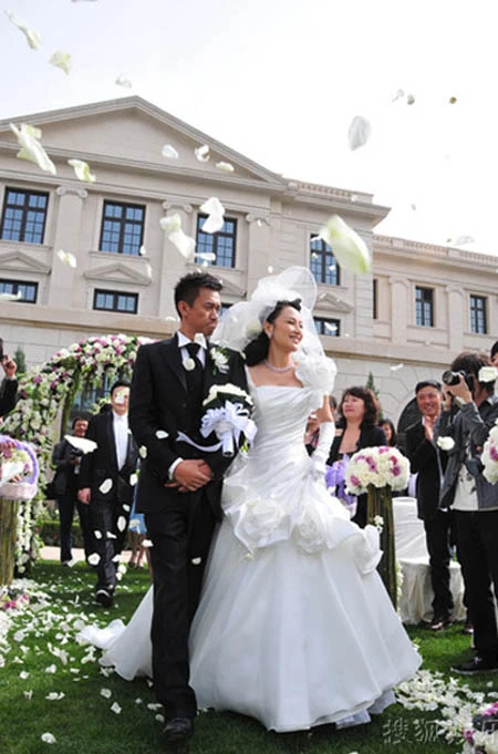 "Bao Thanh Thiên' Vương Học Binh ly hôn lần hai ảnh 2 "Bao Thanh Thiên' Vương Học Binh ly hôn lần hai ảnh 2
