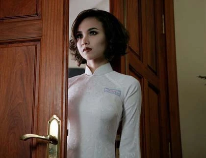 Đinh Ngọc Diệp bị xé áo trong phim 3D Việt ảnh 10