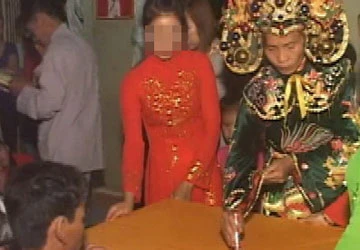Núp bóng thần thánh để lừa ảnh 1 Núp bóng thần thánh để lừa ảnh 1