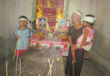 Xót thương đám tang đôi vợ chồng bị anh rể sát hại ảnh 1 Xót thương đám tang đôi vợ chồng bị anh rể sát hại ảnh 1