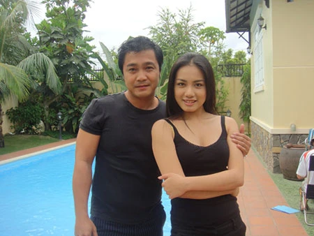Thuyên Trang run khi hôn Lý Hùng ảnh 1 Thuyên Trang run khi hôn Lý Hùng ảnh 1