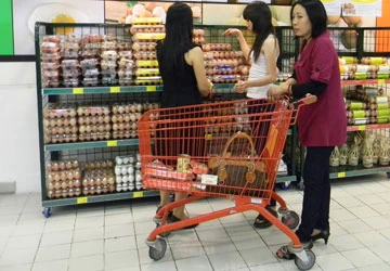 Họp gấp vì giá trứng tăng kỷ lục ảnh 1