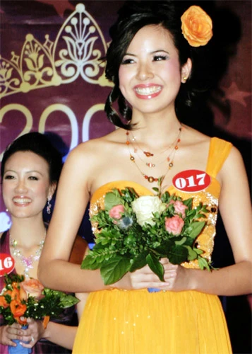 Hoa hậu Kiều Khanh: Cố gắng học tốt, sống tốt! ảnh 2 Hoa hậu Kiều Khanh: Cố gắng học tốt, sống tốt! ảnh 2