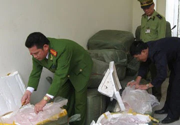 Tiêu hủy 1,7 tấn sản phẩm thịt heo không rõ nguồn gốc ảnh 1 Tiêu hủy 1,7 tấn sản phẩm thịt heo không rõ nguồn gốc ảnh 1