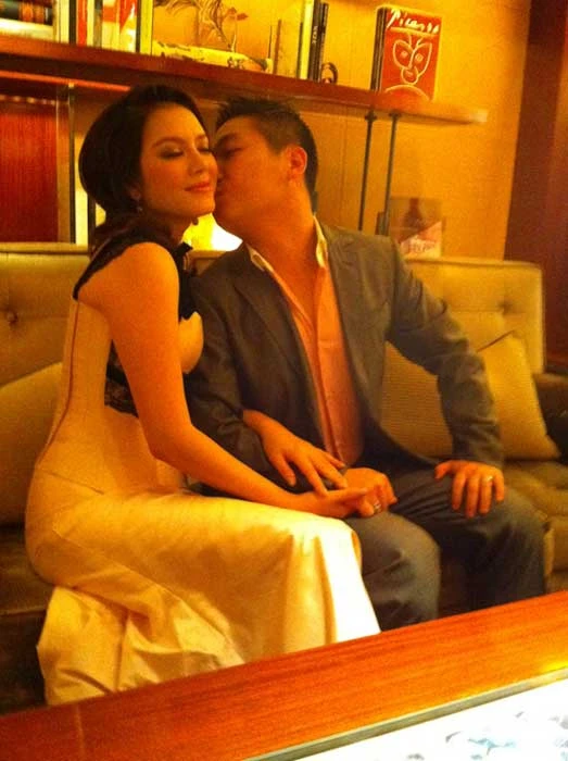 Nhã Kỳ đã mang bầu vẫn vô tư dạo phố? ảnh 1 Nhã Kỳ đã mang bầu vẫn vô tư dạo phố? ảnh 1