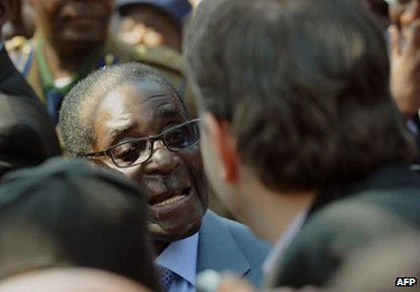 Tổng thống 89 tuổi của Zimbabwe tái đắc cử nhiệm kỳ 7 ảnh 1 Tổng thống 89 tuổi của Zimbabwe tái đắc cử nhiệm kỳ 7 ảnh 1