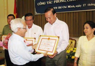 Không sống chung với cái xấu ảnh 1