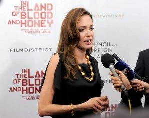 Ra mắt phim của Angelina Jolie: Chấn động tâm can các nạn nhân ở Bosnia ảnh 1