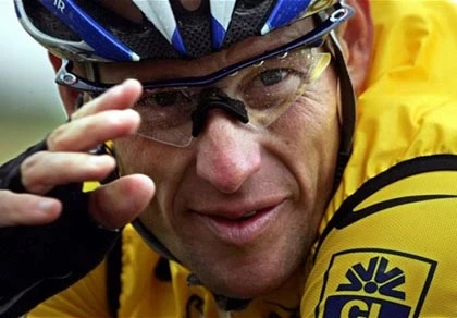 Dính đòn hội đồng, Armstrong bị Nike cắt tài trợ ảnh 1 Dính đòn hội đồng, Armstrong bị Nike cắt tài trợ ảnh 1