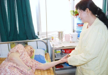 Văn minh bệnh viện - Bài 2: “Cò” nuôi bệnh ảnh 1 Văn minh bệnh viện - Bài 2: “Cò” nuôi bệnh ảnh 1