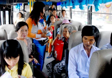 Cùng tiết kiệm để vượt “bão giá” ảnh 1