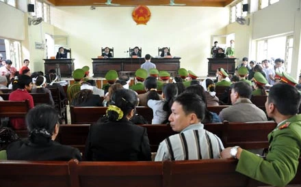Trực tiếp phiên xử phúc thẩm sát thủ Lê Văn Luyện: Còn nhiều tình tiết khất tất chưa làm rõ ảnh 11 Trực tiếp phiên xử phúc thẩm sát thủ Lê Văn Luyện: Còn nhiều tình tiết khất tất chưa làm rõ ảnh 11