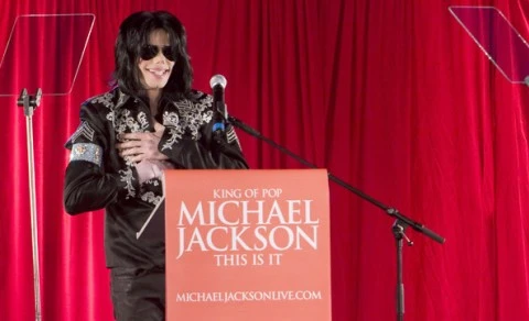 Theo Will.I.Am, Michael Jackson luôn rất kỹ tính trong sản xuất âm nhạc, vì thế không thể cứ ra album theo kiểu cóp nhặt như cách Sony và gia đình Jackson đang làm. Theo Will.I.Am, Michael Jackson luôn rất kỹ tính trong sản xuất âm nhạc, vì thế không thể cứ ra album theo kiểu cóp nhặt như cách Sony và gia đình Jackson đang làm.