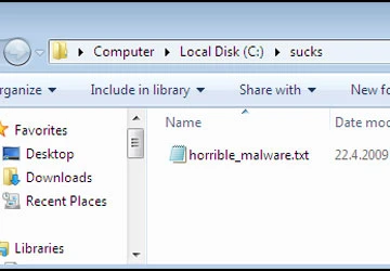 Tuy bề ngoài là một file text tưởng chừng như vô hại Tuy bề ngoài là một file text tưởng chừng như vô hại
