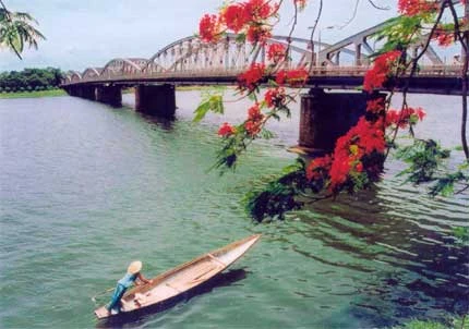 Tâm thức Huế thơ ảnh 2