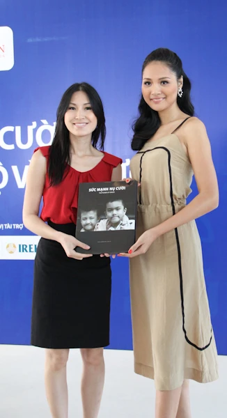 Hương Giang hành động vì nụ cười trẻ thơ ảnh 3 Hương Giang hành động vì nụ cười trẻ thơ ảnh 3