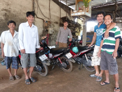 Thưởng tết bằng… mô tô ảnh 1 Thưởng tết bằng… mô tô ảnh 1