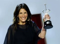 Julia Roberts nhận giải Thành tựu trọn đời ảnh 1