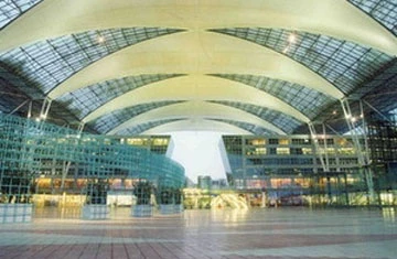 Phát hiện chất nổ, sân bay Munich bị phong tỏa ảnh 1