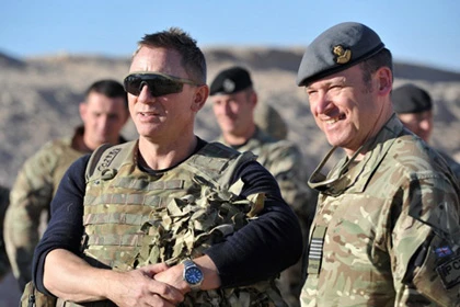 Điệp viên 007 thăm binh sĩ Anh ở Afghanistan ảnh 1 Điệp viên 007 thăm binh sĩ Anh ở Afghanistan ảnh 1