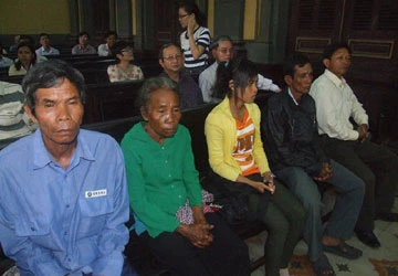 Trực tiếp phiên xử phúc thẩm lần 3 “kỳ án vườn mít” ảnh 3 Trực tiếp phiên xử phúc thẩm lần 3 “kỳ án vườn mít” ảnh 3
