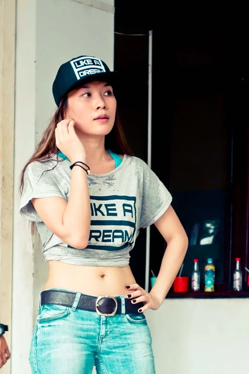 Mỹ Tâm mặc hở, tự tin khoe eo thon ảnh 3 Mỹ Tâm mặc hở, tự tin khoe eo thon ảnh 3