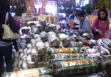 Bánh tét, bánh chưng xuất ngoại! ảnh 1 Bánh tét, bánh chưng xuất ngoại! ảnh 1
