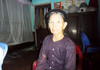 Chồng tâm thần đâm vợ 14 nhát kéo ảnh 1