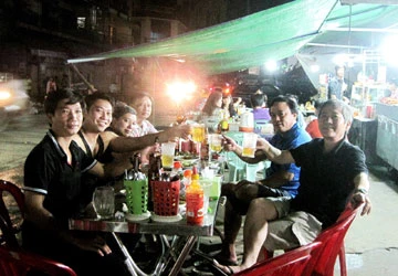 Nhậu khuya ở Phnom Penh ảnh 1 Nhậu khuya ở Phnom Penh ảnh 1