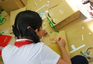 Ngày hội Tái chế chất thải năm 2012: Đến để đổi quà và bảo vệ môi trường ảnh 1 Ngày hội Tái chế chất thải năm 2012: Đến để đổi quà và bảo vệ môi trường ảnh 1