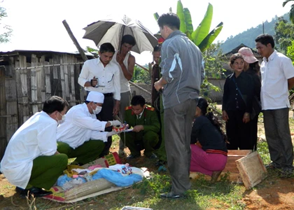 Nghi án giết con mới sinh vì hận tình ảnh 1