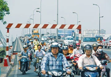Giải cứu cầu Sài Gòn thất bại ảnh 1 Giải cứu cầu Sài Gòn thất bại ảnh 1