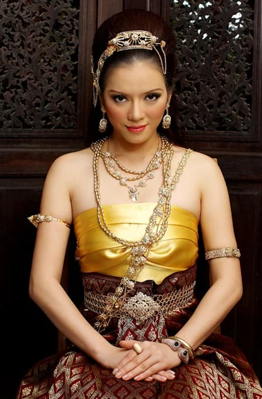 Lý Nhã Kỳ hóa thân thành cô gái Thái ảnh 1 Lý Nhã Kỳ hóa thân thành cô gái Thái ảnh 1