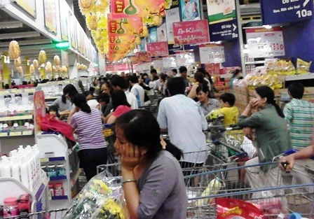 Chen chân "vét" hàng ở siêu thị, chợ lẻ ảnh 3 Chen chân "vét" hàng ở siêu thị, chợ lẻ ảnh 3