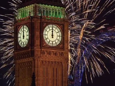 Tháp đồng hồ Big Ben rực rỡ trong màn pháo hoa chào năm mới. (Ảnh: Londonse1) Tháp đồng hồ Big Ben rực rỡ trong màn pháo hoa chào năm mới. (Ảnh: Londonse1)
