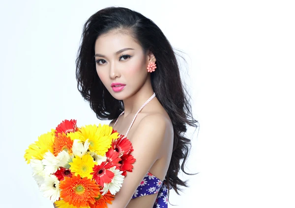 Bích Khanh diện bikini đón nắng hè ảnh 8 Bích Khanh diện bikini đón nắng hè ảnh 8