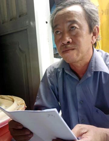 Trần ai “con kiến” kiện “củ khoai” - Bài 3: Nước mắt người xe ôm ảnh 1 Trần ai “con kiến” kiện “củ khoai” - Bài 3: Nước mắt người xe ôm ảnh 1
