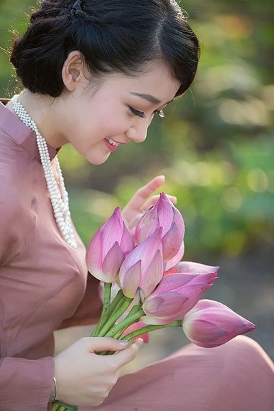 Biên tập viên Thu Hà khoe lưng trần áo yếm ảnh 6 Biên tập viên Thu Hà khoe lưng trần áo yếm ảnh 6