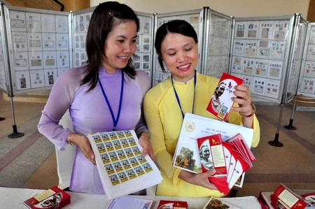 Phát hành bộ tem Mẹ VNAH Nguyễn Thị Thứ ảnh 3 Phát hành bộ tem Mẹ VNAH Nguyễn Thị Thứ ảnh 3