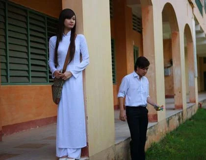Đinh Ngọc Diệp bị xé áo trong phim 3D Việt ảnh 9