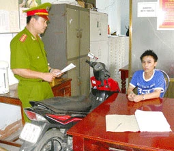 Tiệc sinh nhật của kẻ sát nhân ảnh 1 Tiệc sinh nhật của kẻ sát nhân ảnh 1