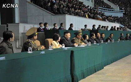 Vợ Kim Jong-un xuất hiện sau 50 ngày ảnh 1 Vợ Kim Jong-un xuất hiện sau 50 ngày ảnh 1