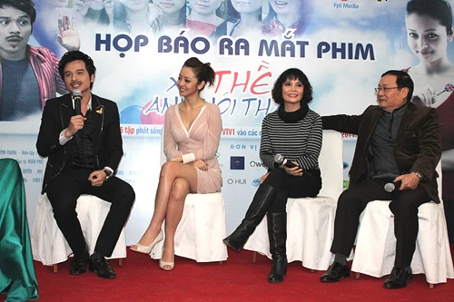 Jennifer Phạm rạng ngời hạnh phúc ảnh 4 Jennifer Phạm rạng ngời hạnh phúc ảnh 4